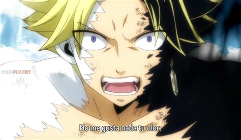 Sting Eucliffe en Modo Dragón de la Sombra Blanca atacando a Larcade Dragneel