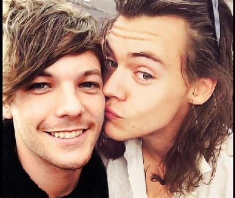 Collage de fotos de Harry Styles y Louis Tomlinson
