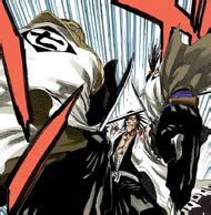 Kenpachi Zaraki luchando contra Kaname Tōsen