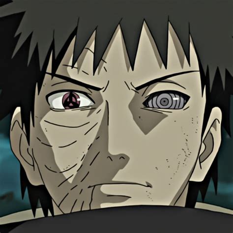 Obito Uchiha revelando su rostro