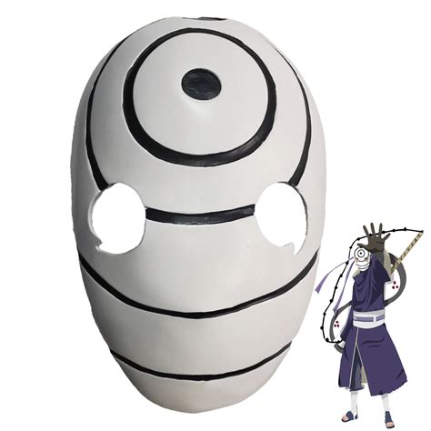 Obito con la máscara de Tobi y la túnica de Akatsuki