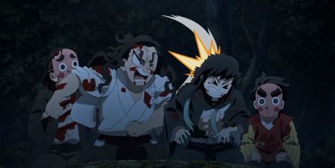 Tanjiro y Nezuko viajando a la Aldea de los Herreros