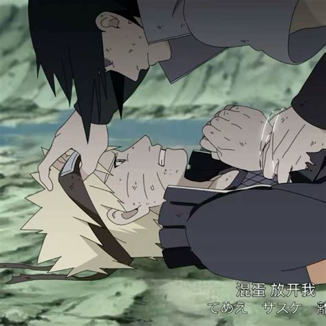 Ilustración de Naruto y Sasuke jóvenes discutiendo.