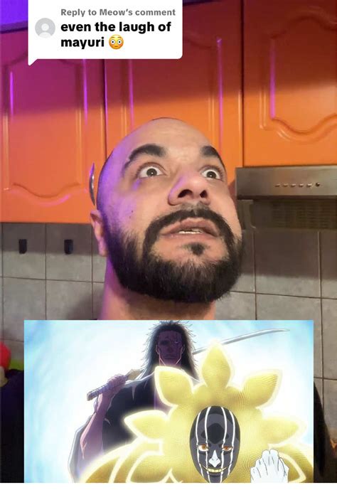 Mayuri Kurotsuchi paralizando a Zaraki Kenpachi