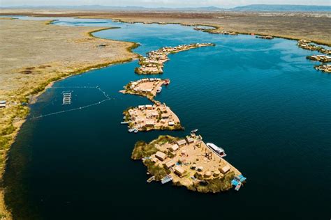 Vista aérea de Skypiea con sus islas flotantes