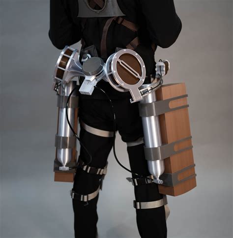 Equipo de Maniobras Tridimensionales (ODM) en Attack on Titan