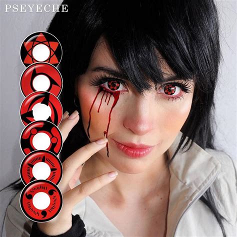 Cosplayer con lentes Mangekyou Sharingan