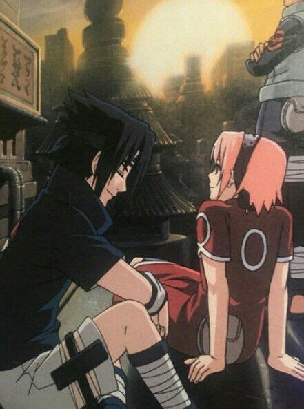 Sakura intentando atacar a Sasuke