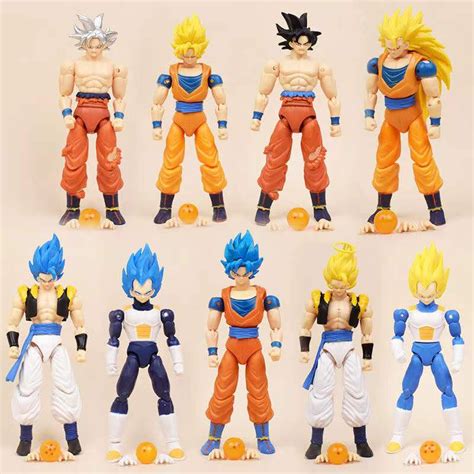 Diversidad de poses con figuras articuladas de Goku