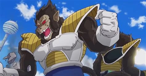 Ilustración de un Saiyajin transformándose en Oozaru bajo la luna llena