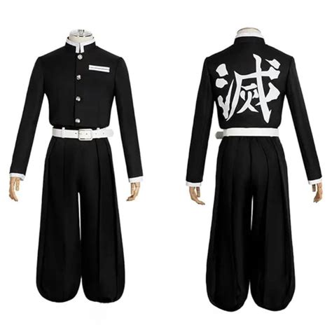 Retrato de Sanemi Shinazugawa con uniforme de Cazador de Demonios