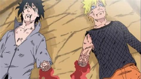 Sasuke Uchiha con su brazo izquierdo perdido