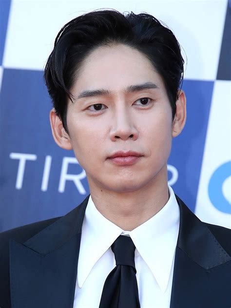 Actor Sung Hoon como el CEO