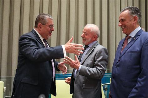 King luchando contra Marco