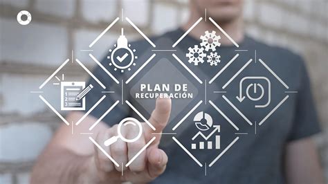 Armin explicando el plan de recuperación del cuartel general