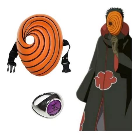 Tobi (Obito Uchiha) con su anillo de Akatsuki