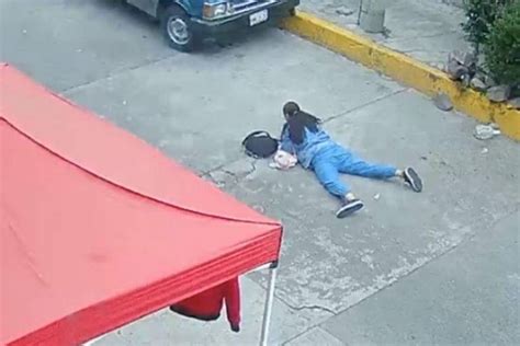 Ginny siendo arrastrada por Nobles Mundiales