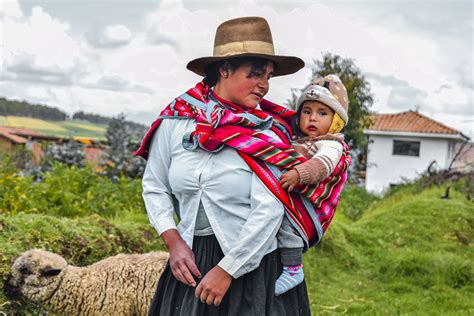 Emperador y campesina con bebé