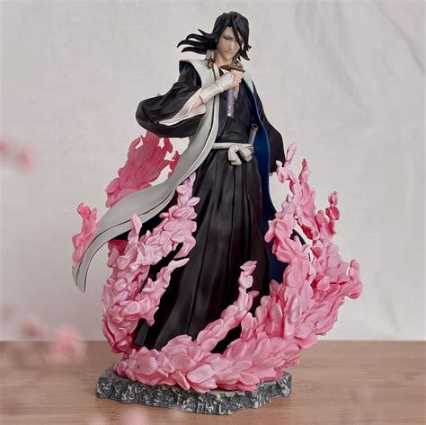 Figura de Byakuya Kuchiki de Bleach