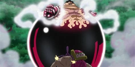 Luffy en Gear Fourth: Tankman absorbiendo a Cracker