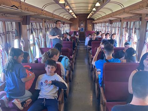 Los guerreros cadetes en el tren de regreso a Marley