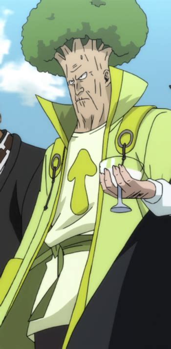 Warrod Sequen rodeado de plantas.