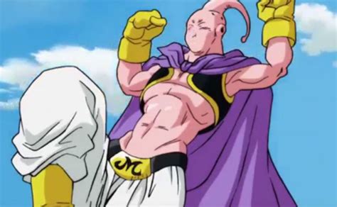 Super Boo transformado, mostrando su poder