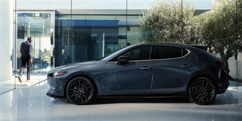 Mazda 3 exterior