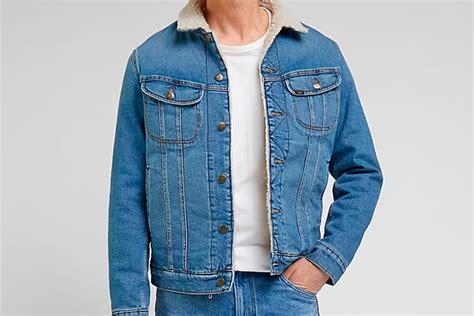 Chaqueta vaquera y jeans a juego