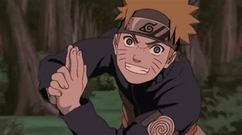 Representación cómica de Naruto intentando el Jutsu Mil Años de Dolor