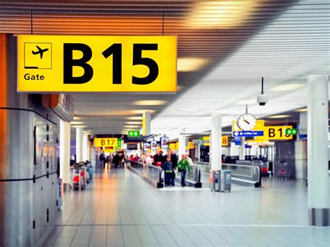 Puerta de embarque en aeropuerto