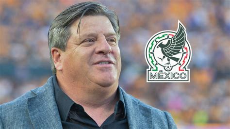 Miguel Herrera celebrando un gol