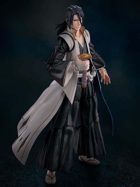 Byakuya Kuchiki liberando su Zanpakutō