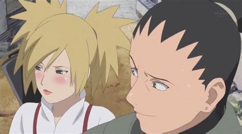 Shikamaru abrazando a una emocionada Temari