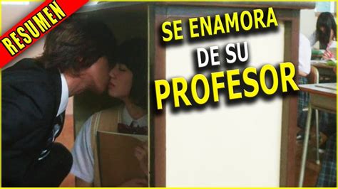 Profesor Kiriya besando a una alumna
