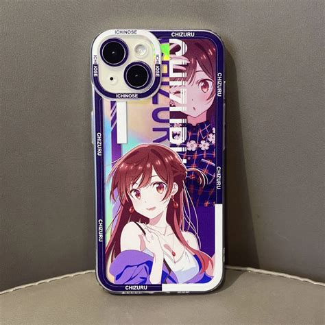 Chizuru regalando una funda de teléfono a Kazuya