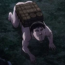 Escultura de mesa del Titán Carguero de Attack on Titan