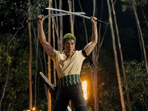 Detalles del diseño de Roronoa Zoro en el manga y live-action