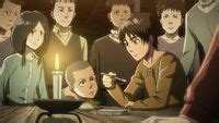 Eren contando sobre los titanes a sus compañeros