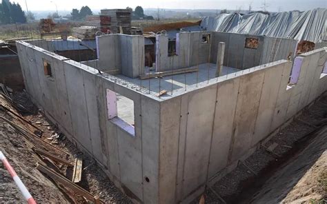 Diagrama de la estructura de los muros de Attack on Titan