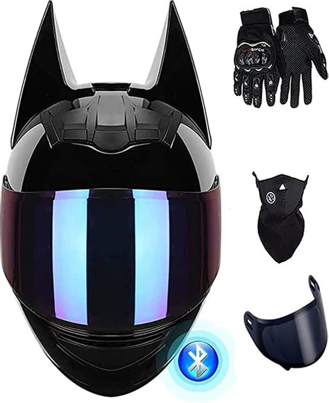 Imagen de Natsu con el casco de gato