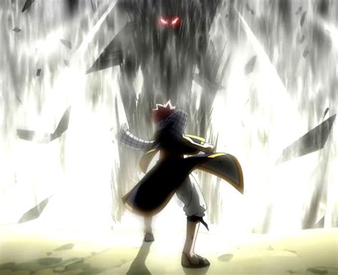 Natsu enfrentando a Gildarts