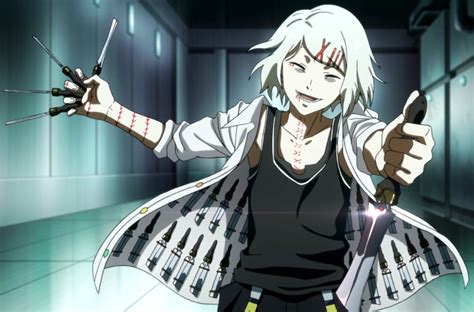 Juuzou Suzuya en acción, mostrando su estilo de combate único y su Quinque.