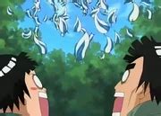 Katsuyu dividiéndose para curar a los ninjas