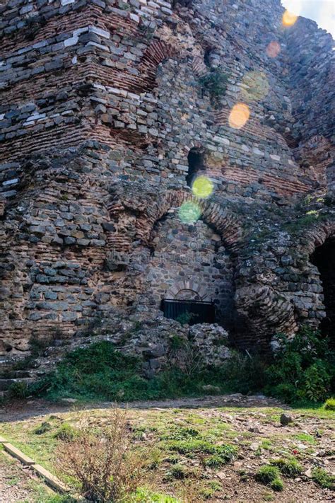 Ruinas del Castillo Oden con tumbas