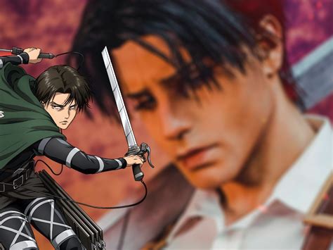Cosplay de Levi Ackerman de Ataque a los Titanes