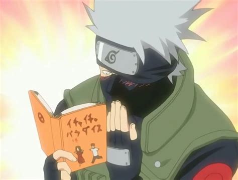 Kakashi lendo seu livro Icha Icha