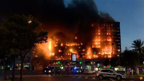 Niña asustada en un incendio