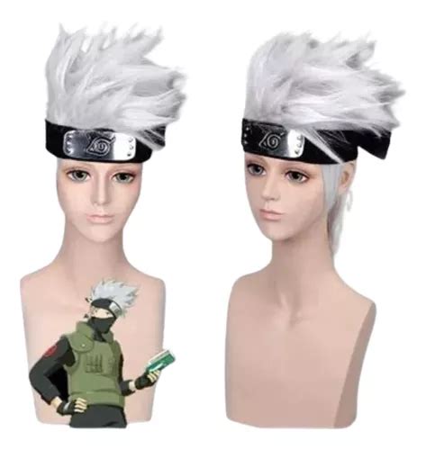 Peluca de Kakashi con el peinado terminado