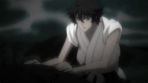 Shūsuke Amagai presentando su Zanpaku-tō